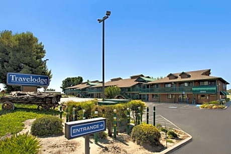 Travelodge by Wyndham Lemoore Near Naval Air Station