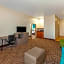 La Quinta Inn & Suites by Wyndham Midland North