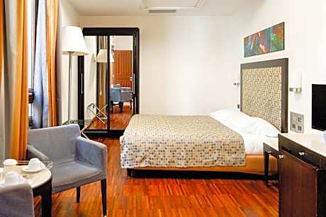 Deluxe King Studio