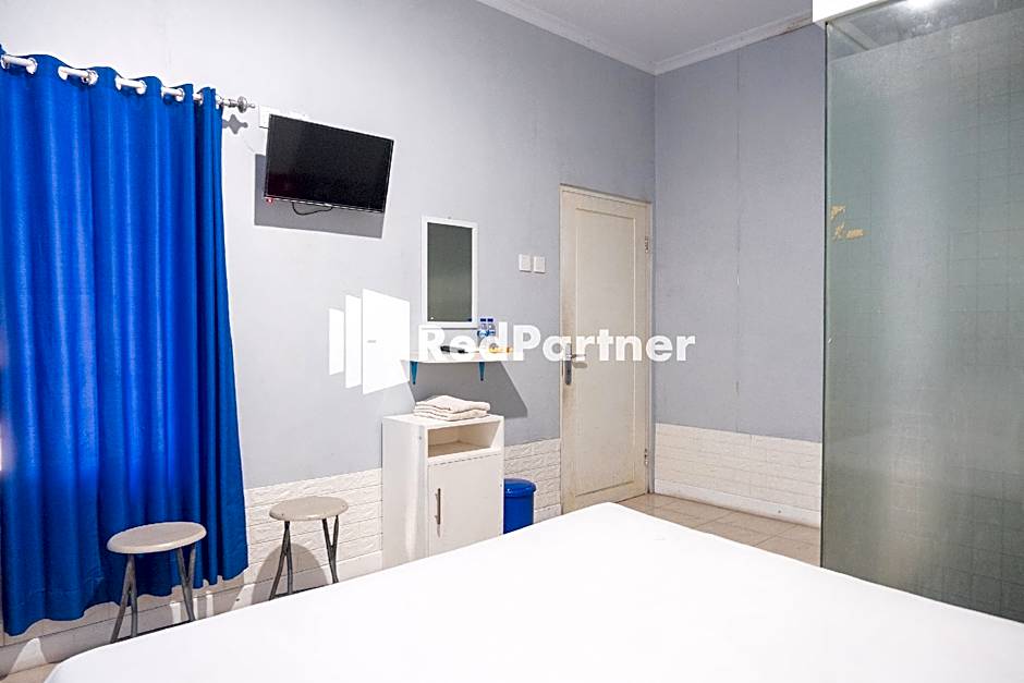 Londres Bed and Breakfast RedPartner near Gembira Loka Zoo