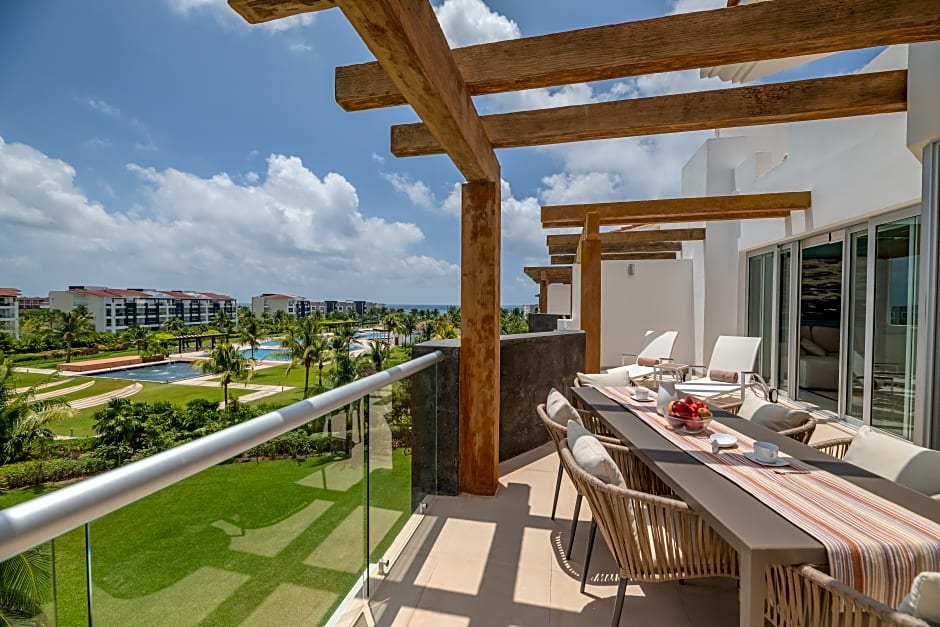Mareazul Family Beach Condohotel