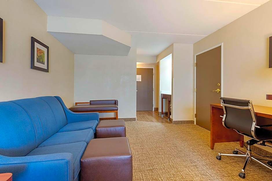 Comfort Inn & Suites Wilkes-Barre