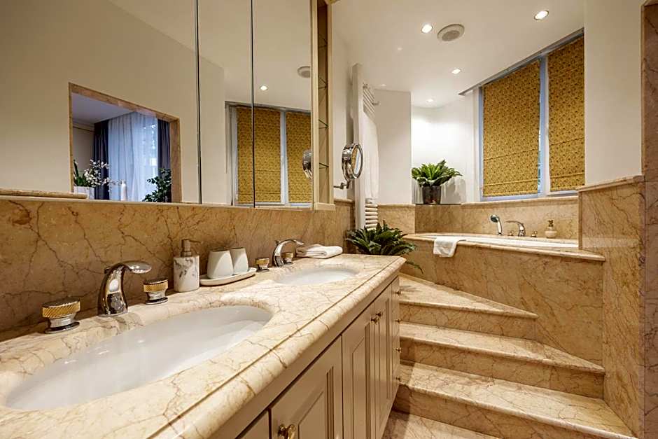 Leonardo Hotel Antwerp the Plaza