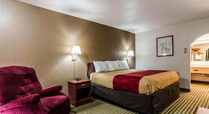 Econo Lodge Winfield