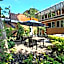 Maison Des Jardins B & B