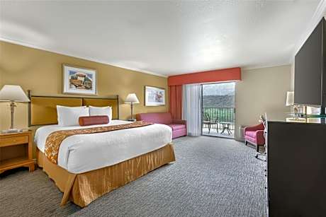 Best Western Plus Arroyo Roble Hotel & Creekside Villas