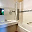 BRIT HOTEL Notre Dame