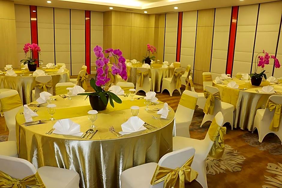 Hotel Santika Mega City - Bekasi