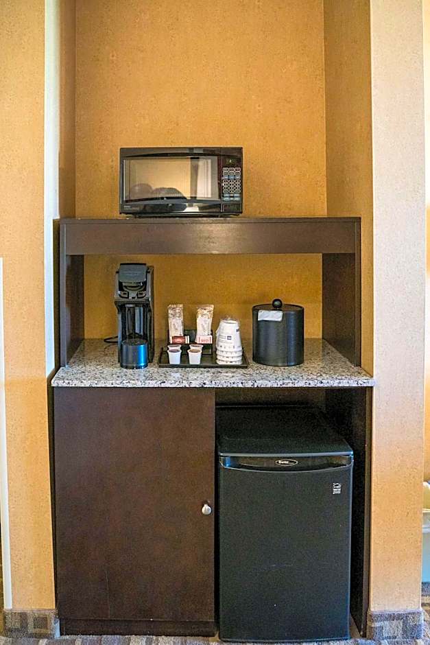 Best Western Plus South Edmonton Inn & Suites