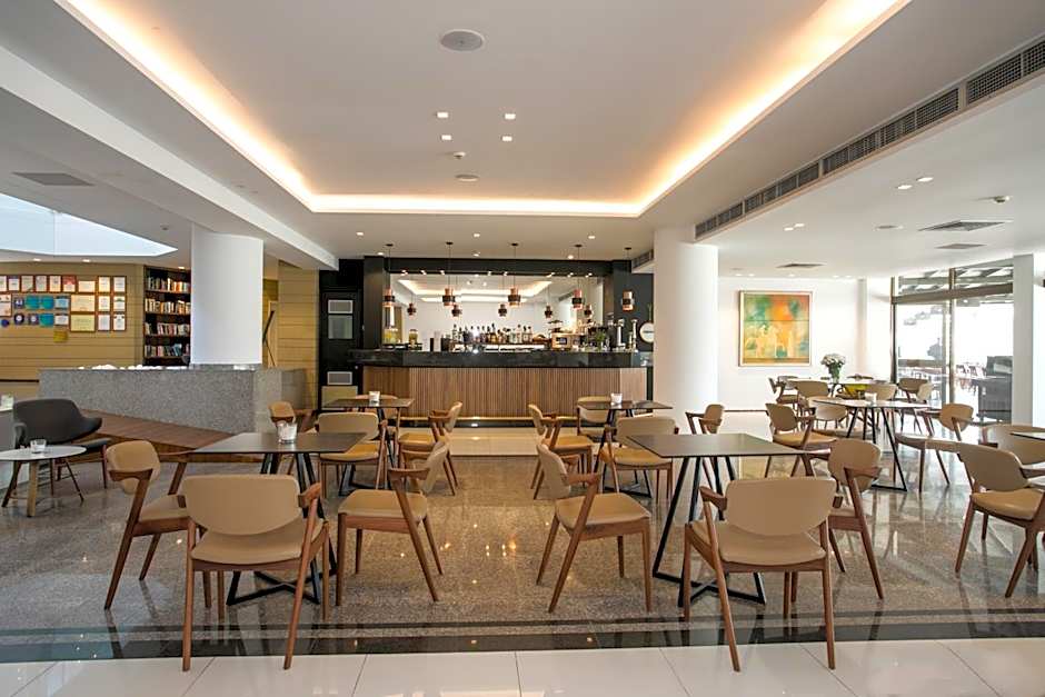 Crystal Springs Beach Hotel