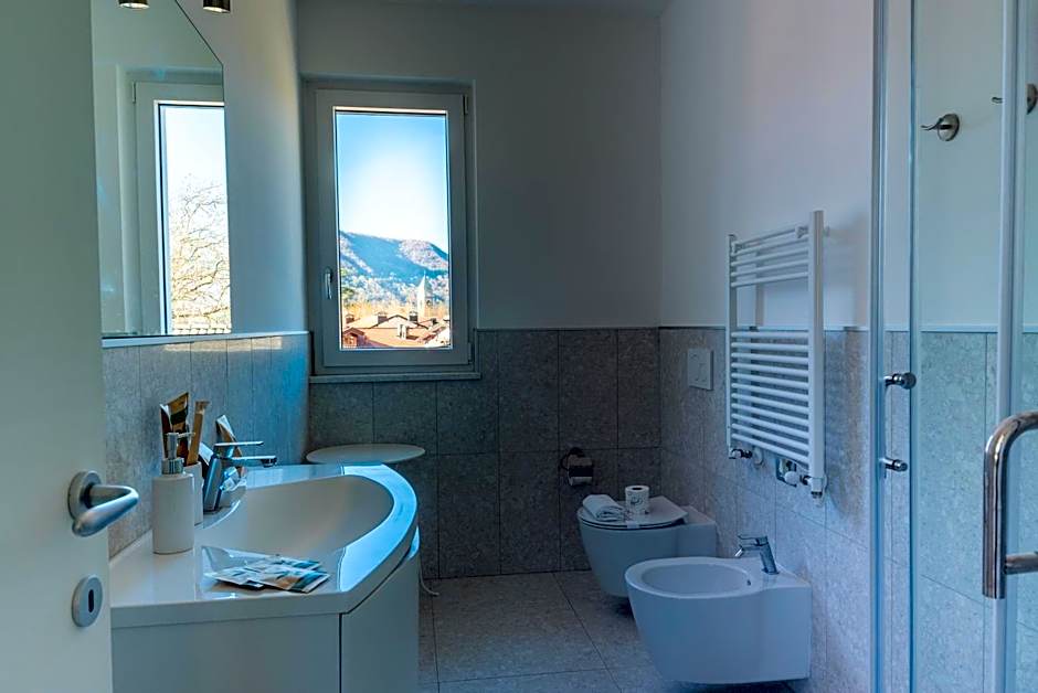 Yachting Residence - Private Dock, Lake Access & SPA