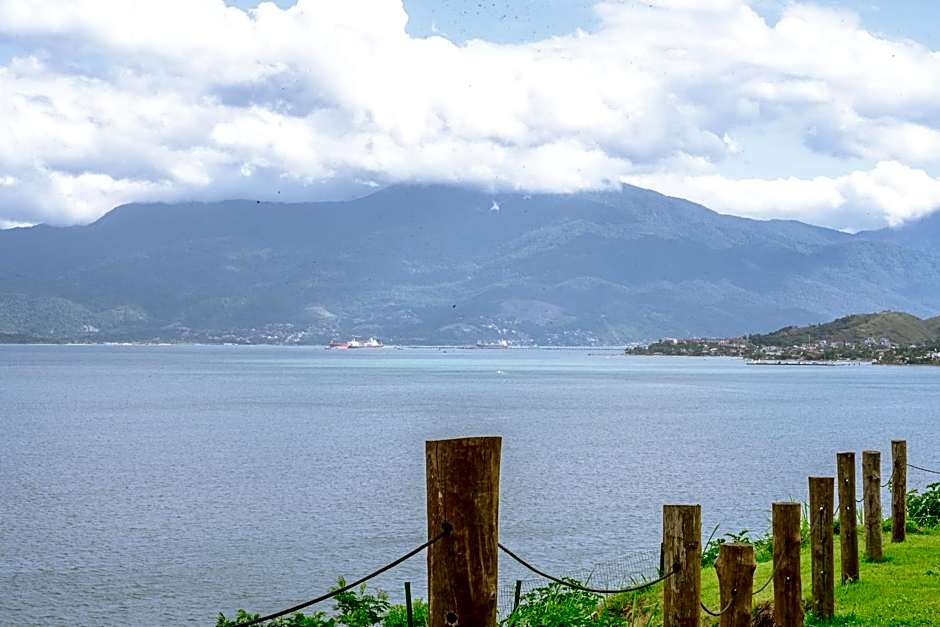 Casa na costeira com vista para o mar