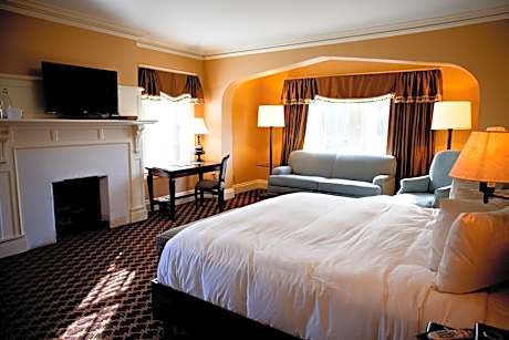 Premier Suite with King Bed