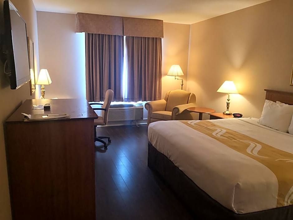 Quality Inn & Suites Hawkesbury
