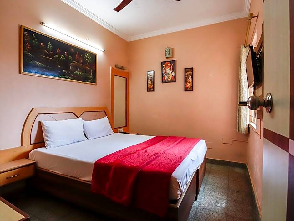 Sri Shambhavi Comforts Apartment