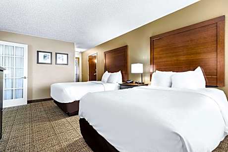 2 Double Beds Nonsmoking Accessible-Walking Shower