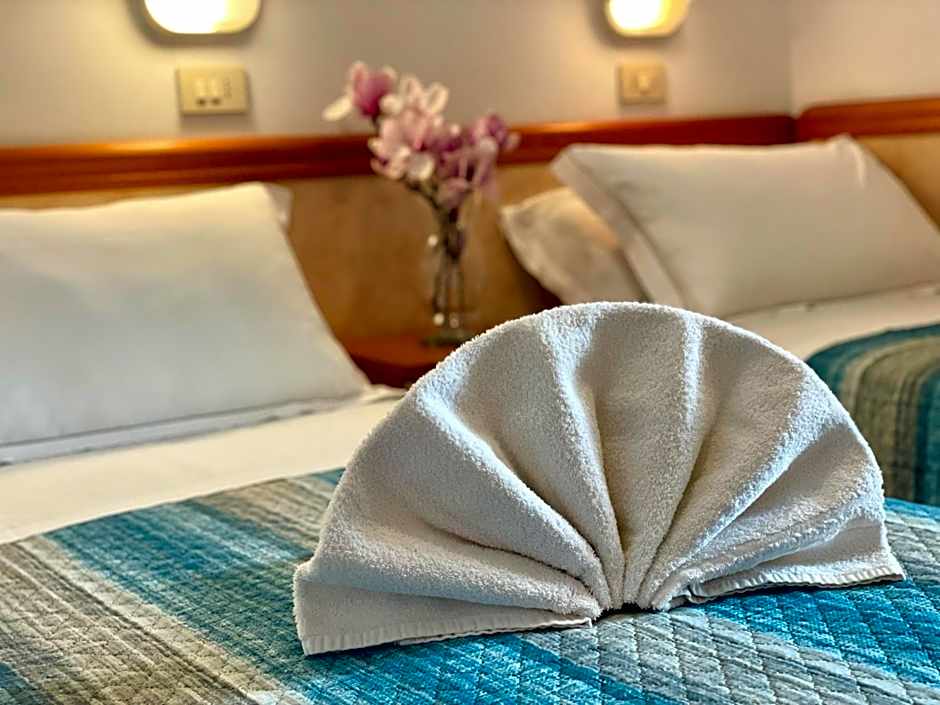 Hotel Crystal con Piscina Estiva Privata - SPIAGGIA INCLUSA con Formula All Inclusive