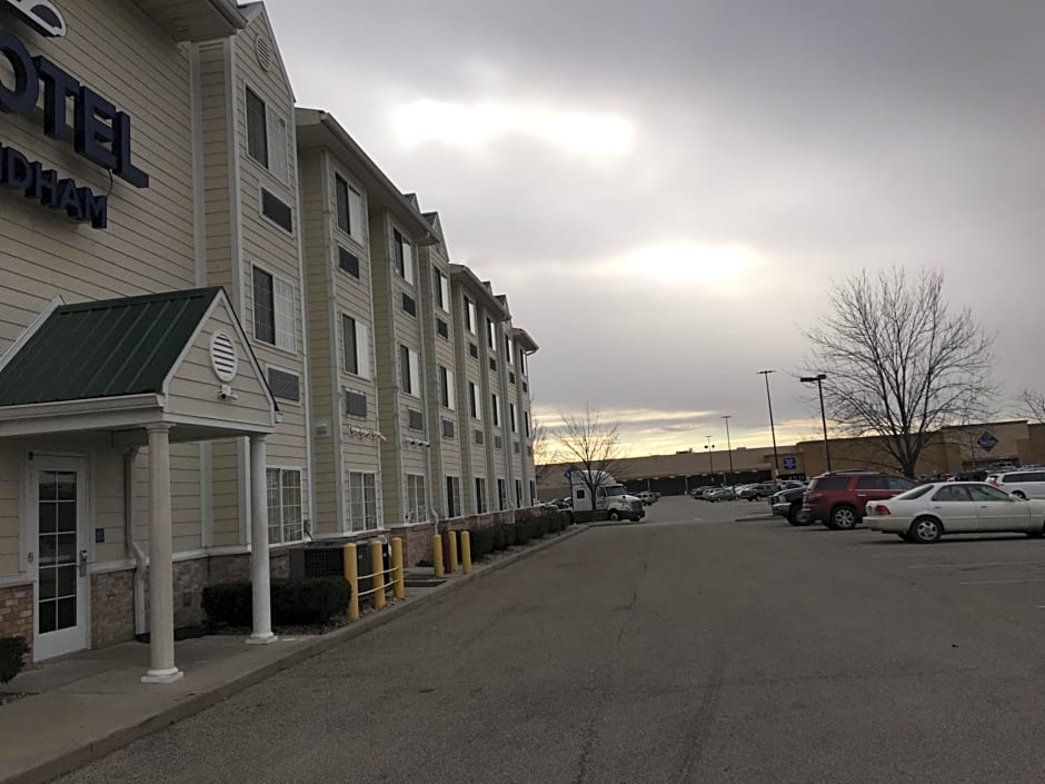 Microtel Inn & Suites By Wyndham Indianapolis Airport