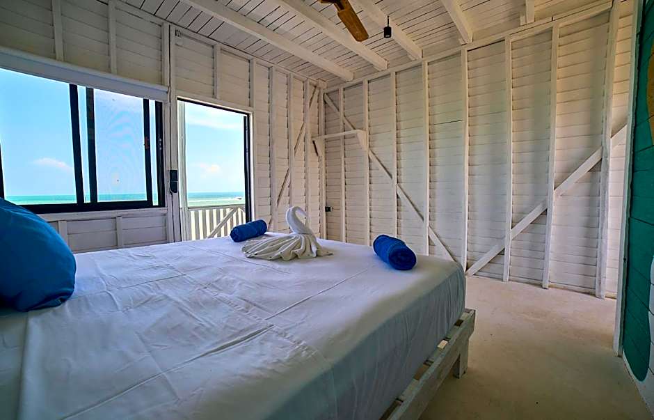 El Faro Beach Front by ÓOL Hotels