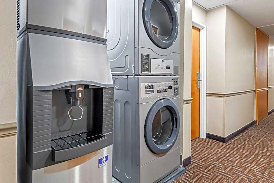 Super 8 by Wyndham Athens