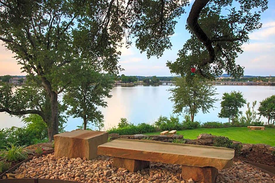 Inn on Lake Granbury