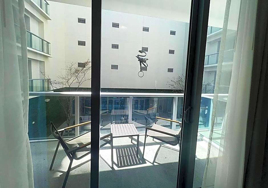 Global Rent Apart - Costa Hollywood