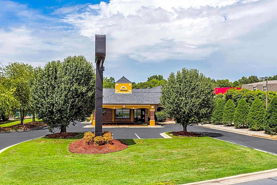 Photo 1 of 32 of Quality Inn Albemarle