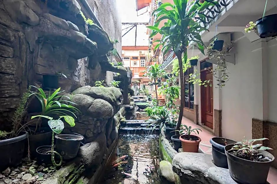 RedDoorz @ Arwiga Hotel near RS Hasan Sadikin Bandung