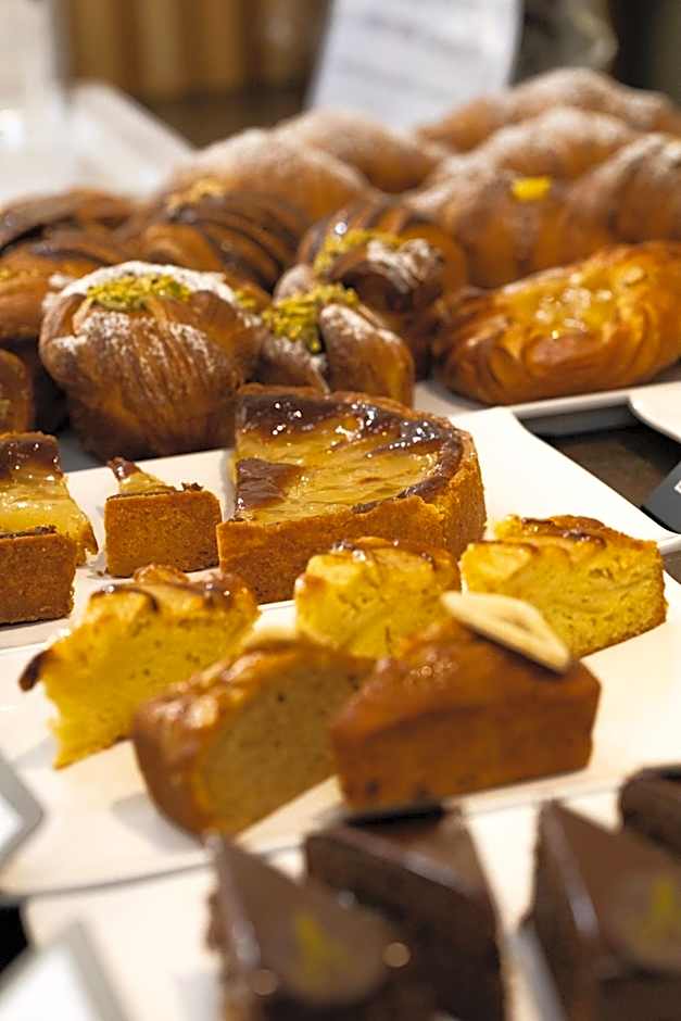 California Pastry Hotel