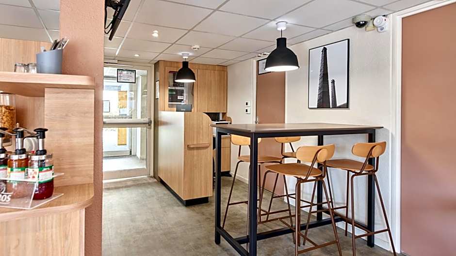 Premiere Classe Valenciennes Ouest Petite Foret Hotel