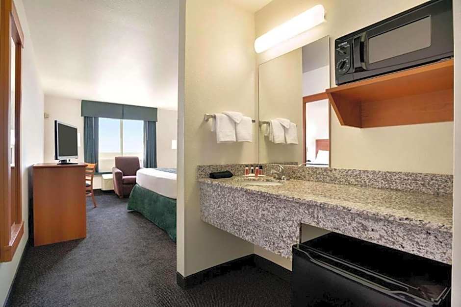 Travelodge by Wyndham Bill WY Thunder Basin Ntl Grassland