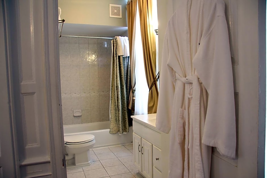Morris House Hotel - Bed And Breakfast