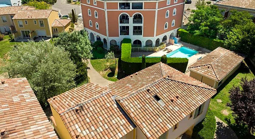 Park & Suites Village Aix-Le Rousset