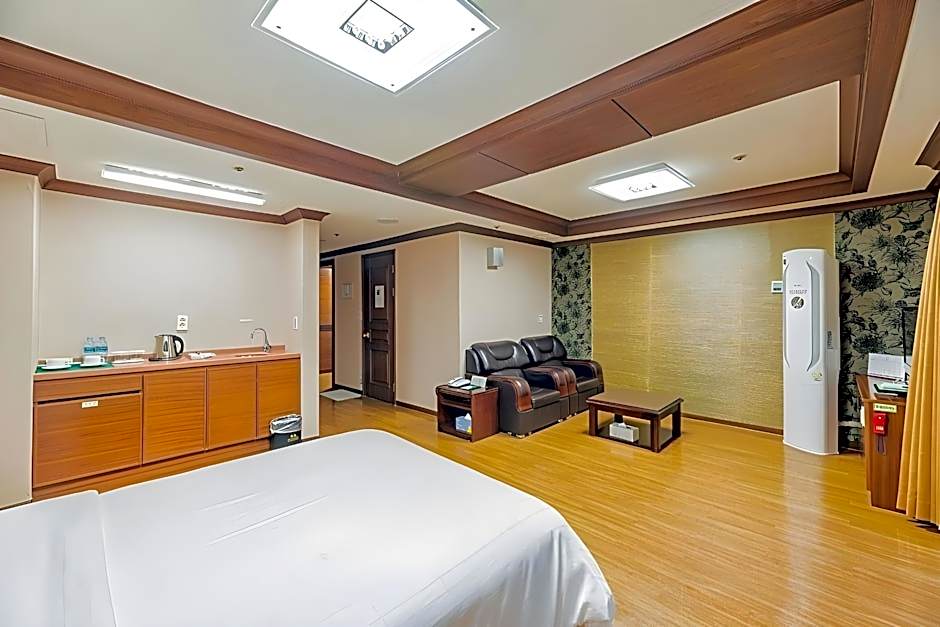 Osaek Greenyard Hotel