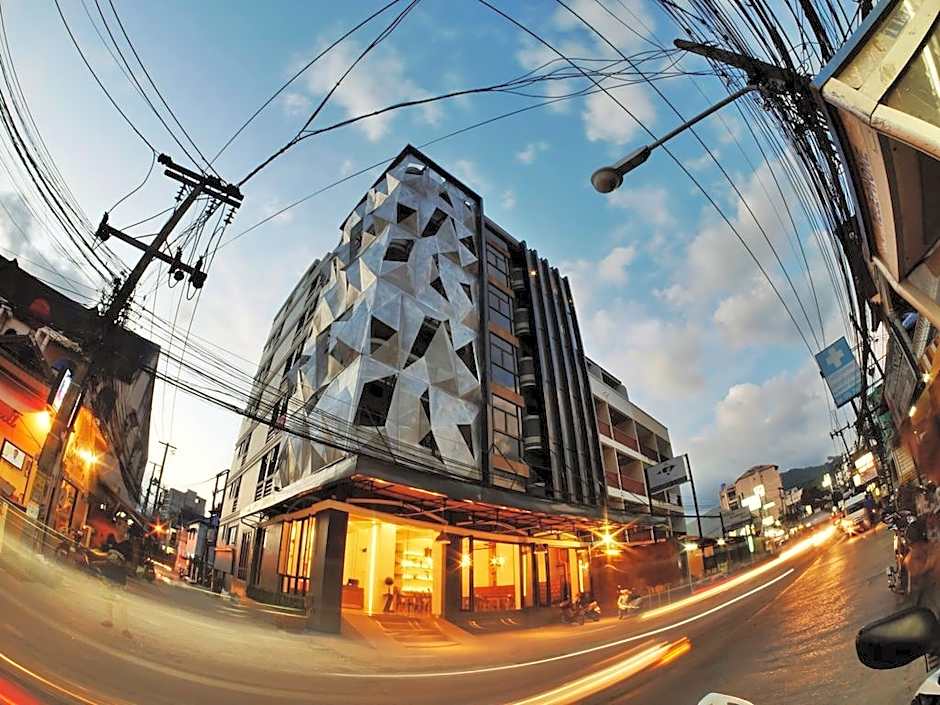 Forty Winks Phuket Hotel