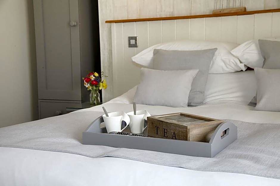 The Estuary Bar and Rooms