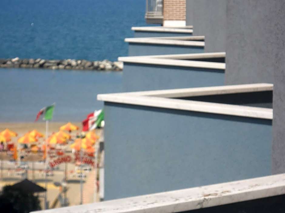 LUXORY BEACH APARTMENTS BELLARIA