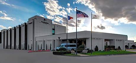 DoubleTree by Hilton Arlington DFW South
