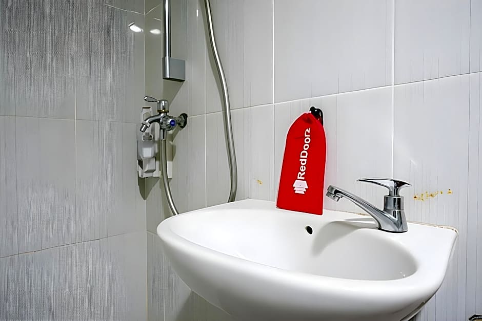 RedDoorz Syariah @ Jalan Jenderal Sudirman Palopo