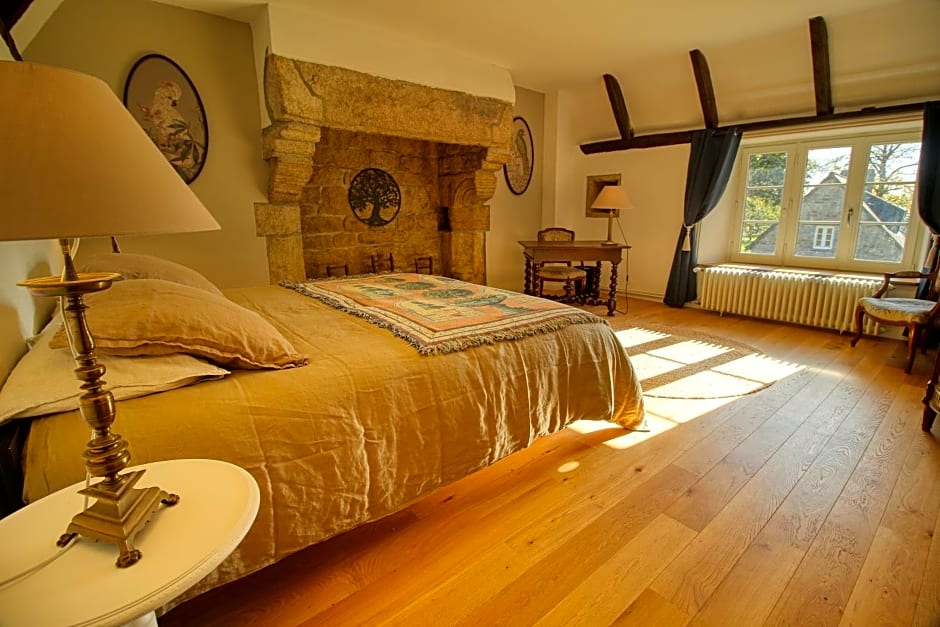 KERBELEG, ferme-manoir du XVè siècle, chambres grand confort