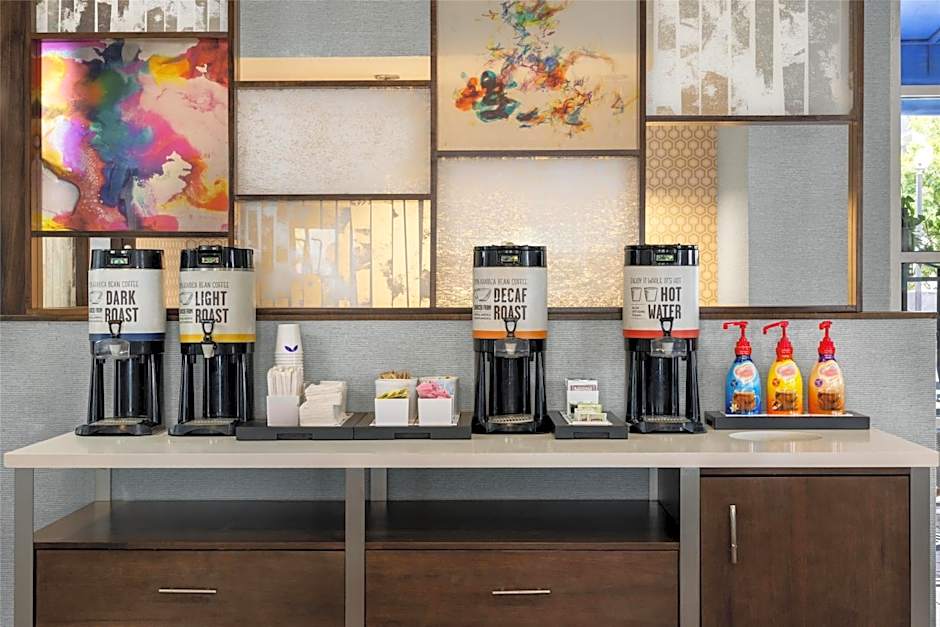 Hampton Inn By Hilton And Suites Ft. Lauderdale-Airport