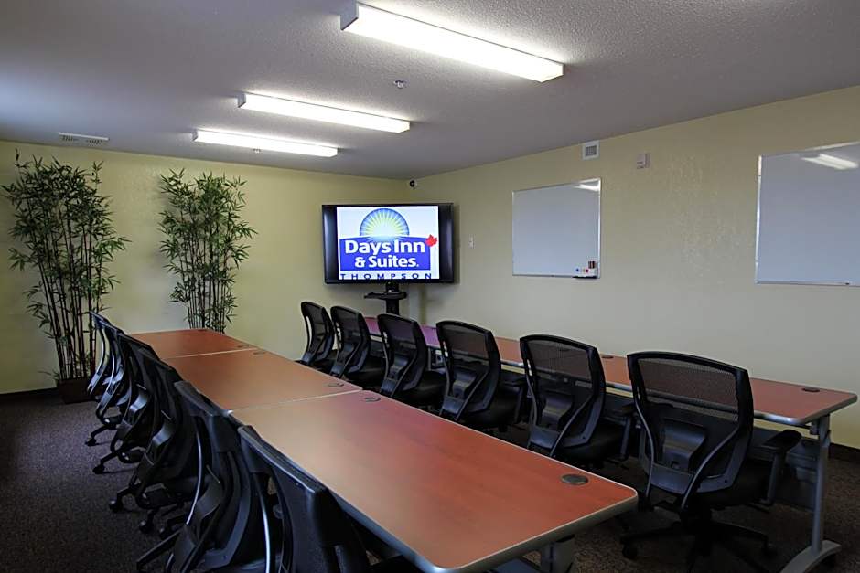 Days Inn & Suites by Wyndham Thompson