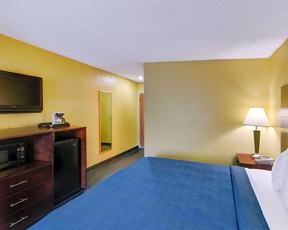 Quality Inn & Suites Grand Prairie