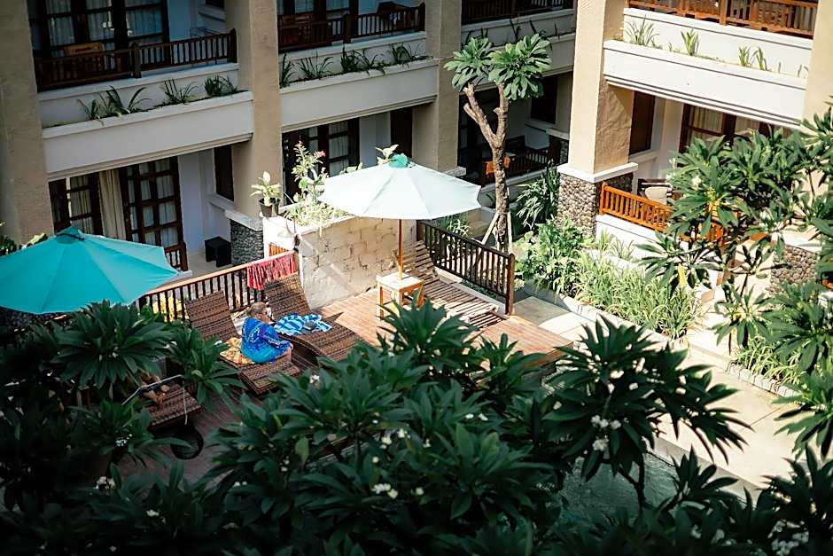 Fourteen Roses Beach Hotel