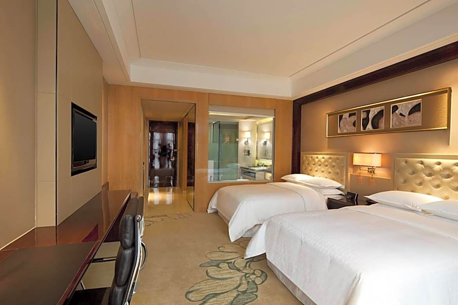 Photo 1 of 5 of Premier 2 Double Beds Guestroom, City View