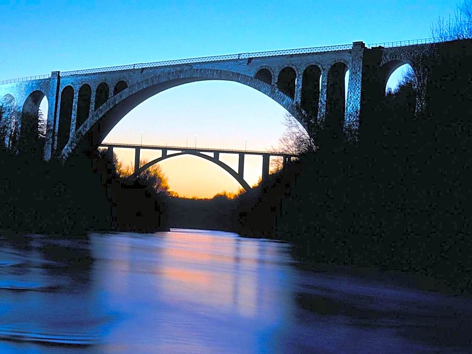 Lipa, Hotel & Bistro