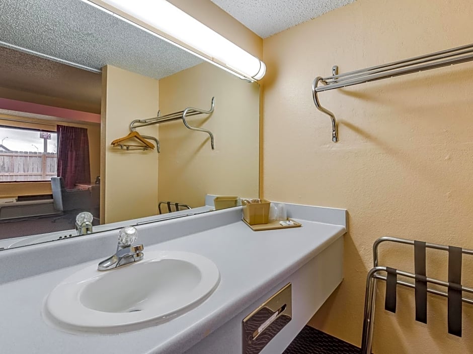 Travelers Inn Midwest City