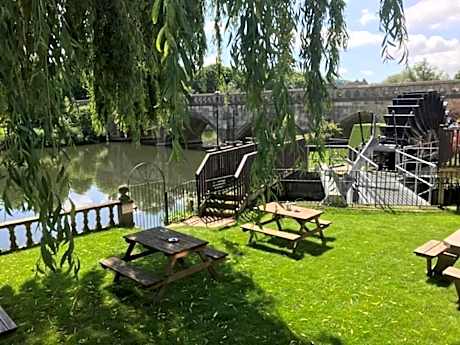 Old Mill Hotel & Lodge