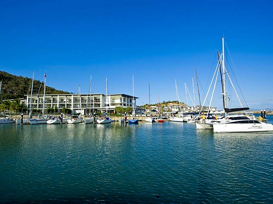 Blue on Blue Apartment 1361