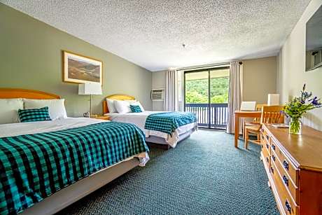 Mountain View Two Queen Beds With Balcony